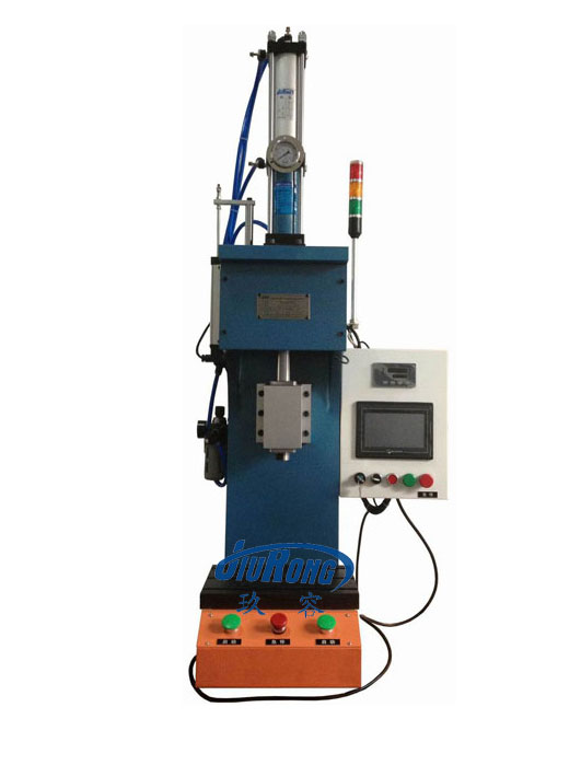 氣液壓力機(jī) 氣液壓力機(jī)